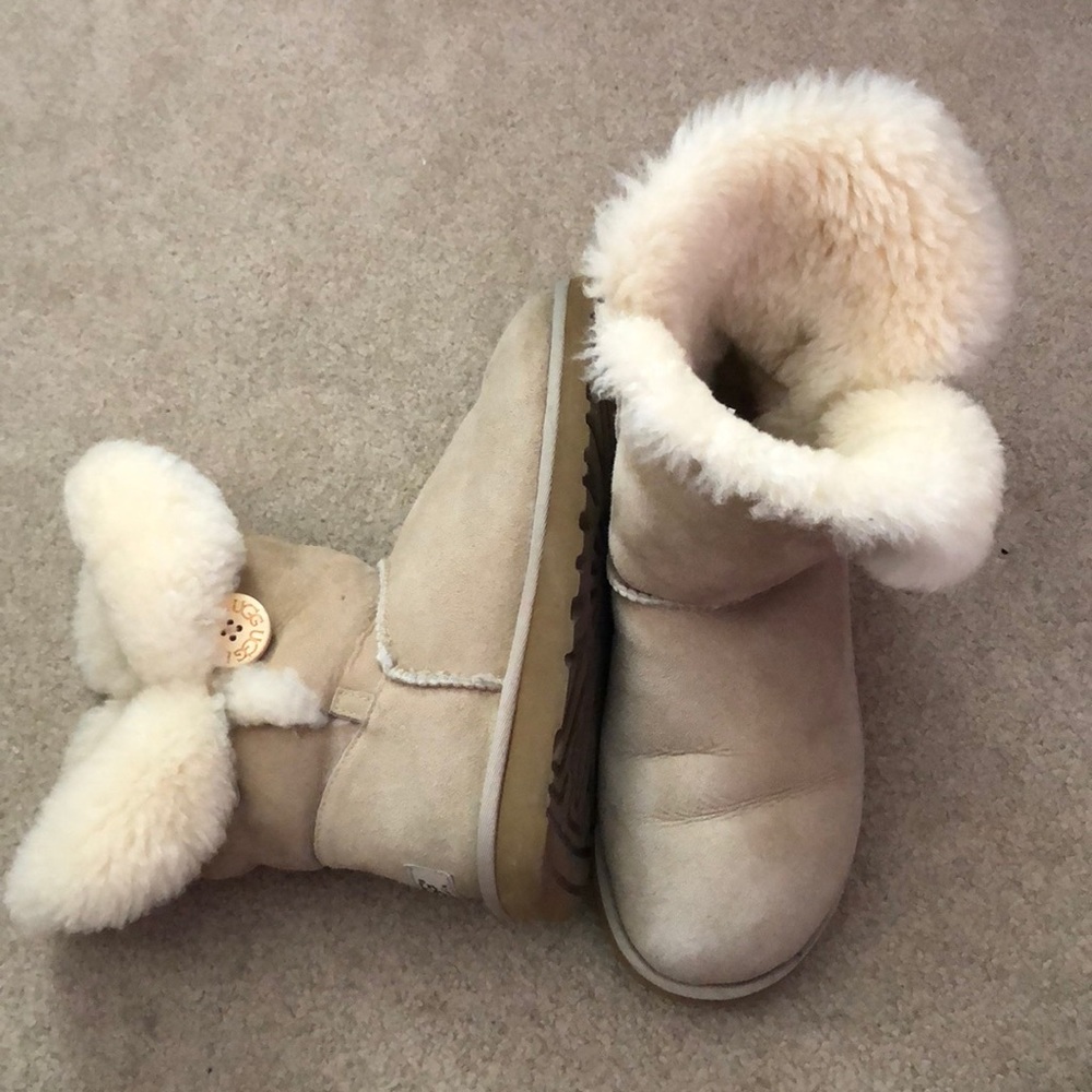 Ugg Bailey Button - image 1